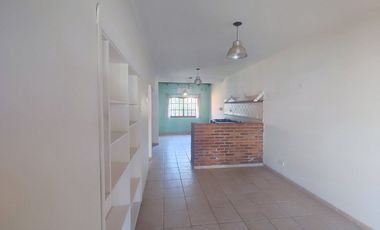 VENTA PH 2 AMB JARDIN Y COCHERA EN ITUZAINGÓ
