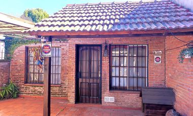 VENTA PH 2 AMB JARDIN Y COCHERA EN ITUZAINGÓ