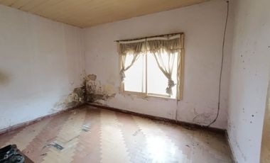 VENTA CASA 3 AMB C/ GARAJE A RECICLAR EN MORON