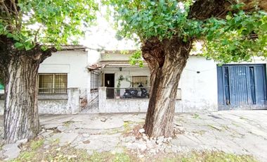VENTA CASA 3 AMB C/ GARAJE A RECICLAR EN MORON