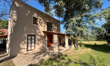 HERMOSA CASA MODERNA EN COUNTRY UBAJAY