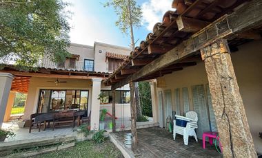 HERMOSA CASA MODERNA EN COUNTRY UBAJAY