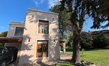 HERMOSA CASA MODERNA EN COUNTRY UBAJAY