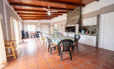 SE VENDE CASA QUINTA EN COLASTINE