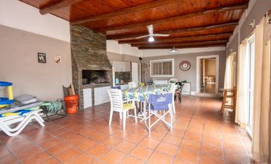 SE VENDE CASA QUINTA EN COLASTINE