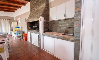 SE VENDE CASA QUINTA EN COLASTINE