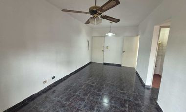 Departamento 2 amb venta Piso alto oportunidad