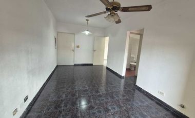 Departamento 2 amb venta Piso alto oportunidad