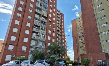 Departamento 2 amb venta Piso alto oportunidad
