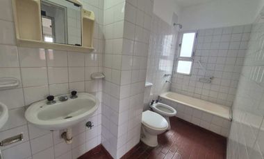 Departamento 2 amb venta Piso alto oportunidad