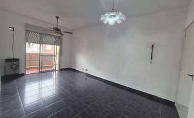 Departamento 2 amb venta Piso alto oportunidad