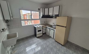 Departamento 2 amb venta Piso alto oportunidad