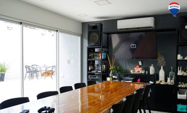 CASA CON PILETA EN LOMAS DE ZAMORA