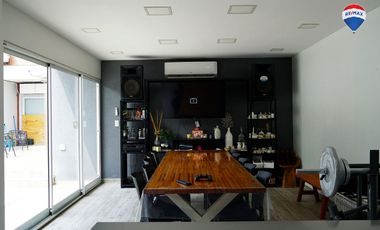 CASA CON PILETA EN LOMAS DE ZAMORA