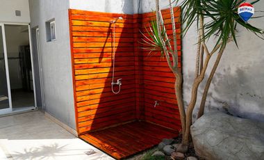 CASA CON PILETA EN LOMAS DE ZAMORA