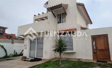 Casa en Arriendo en Mirador del Rosario Peñuelas