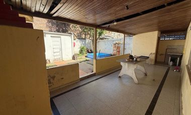 VENTA CASA DOS DORMITORIOS ZONA CENTRO