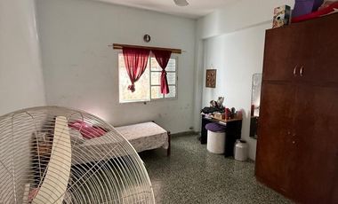 VENTA CASA DOS DORMITORIOS ZONA CENTRO