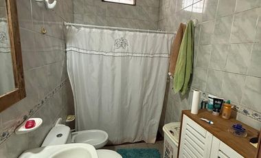 VENTA CASA DOS DORMITORIOS ZONA CENTRO