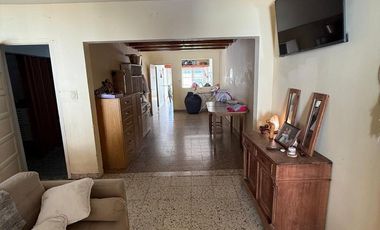 VENTA CASA DOS DORMITORIOS ZONA CENTRO