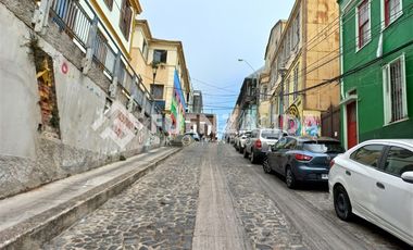 Casa en Arriendo en Cerro Concepción, frente paseo Atkinsont.