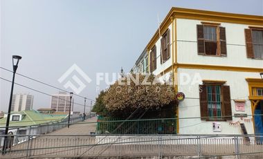 Casa en Arriendo en Cerro Concepción, frente paseo Atkinsont.