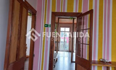 Casa en Arriendo en Cerro Concepción, frente paseo Atkinsont.