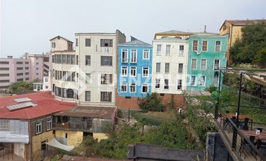 Casa en Arriendo en Cerro Concepción, frente paseo Atkinsont.