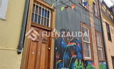 Casa en Arriendo en Cerro Concepción, frente paseo Atkinsont.