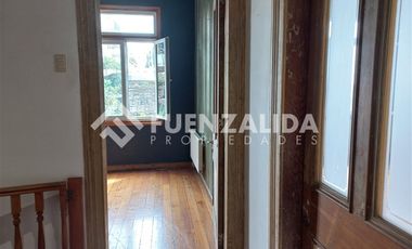 Casa en Arriendo en Cerro Concepción, frente paseo Atkinsont.