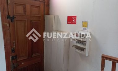 Casa en Arriendo en Cerro Concepción, frente paseo Atkinsont.