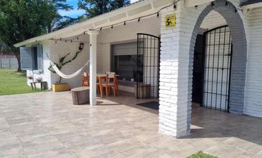 VENTA MORENO QUINTA 4 AMB. PILETA AMOBLADA