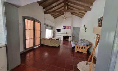 VENTA MORENO QUINTA 4 AMB. PILETA AMOBLADA