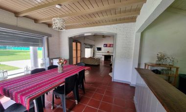 VENTA MORENO QUINTA 4 AMB. PILETA AMOBLADA