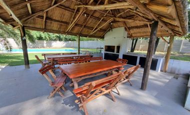 VENTA MORENO QUINTA 4 AMB. PILETA AMOBLADA