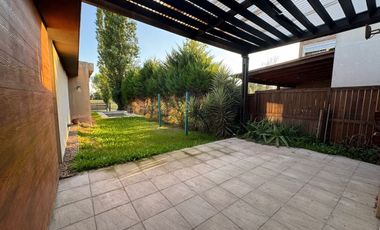 VENTA CASA EN BARRIO CERRADO LOGARITMO