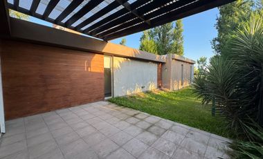 VENTA CASA EN BARRIO CERRADO LOGARITMO
