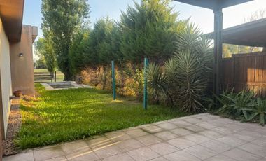 VENTA CASA EN BARRIO CERRADO LOGARITMO