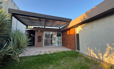 VENTA CASA EN BARRIO CERRADO LOGARITMO