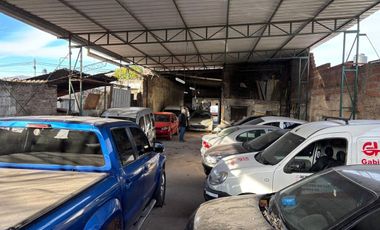 Venta Local + Estacionamiento-Cochera 12 autos VGG