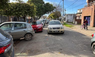 Venta Local + Estacionamiento-Cochera 12 autos VGG