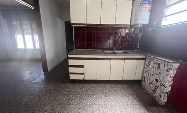 PH 2 AMBIENTES POR PASILLO – LANÚS ESTE