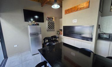 CASA A ESTRENAR-MODERNA EN BARRIO ATLANTIDA