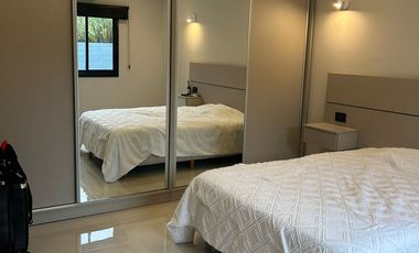 CASA A ESTRENAR-MODERNA EN BARRIO ATLANTIDA