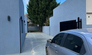 CASA A ESTRENAR-MODERNA EN BARRIO ATLANTIDA