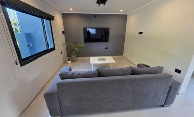 CASA A ESTRENAR-MODERNA EN BARRIO ATLANTIDA