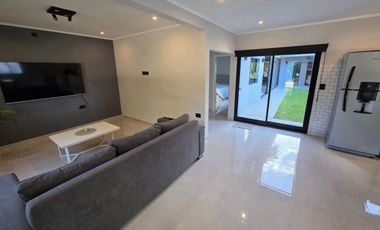 CASA A ESTRENAR-MODERNA EN BARRIO ATLANTIDA