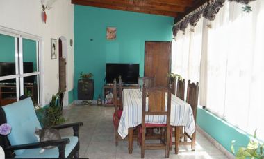 GRAN CASA CON PILETA Y QUINCHO EN TALAR