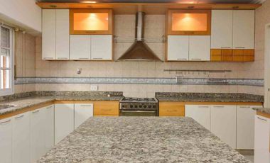 Venta PH tipo casa 4 ambiente Valentín Alsina.