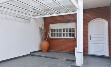Venta PH tipo casa 4 ambiente Valentín Alsina.
